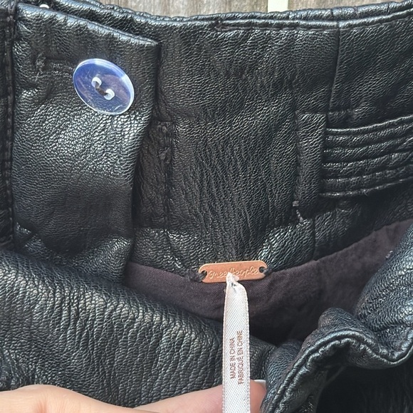 Free People Payton Paperbag Black Faux Leather Textured Mini Skirt, Size 2 - Picture 8 of 10